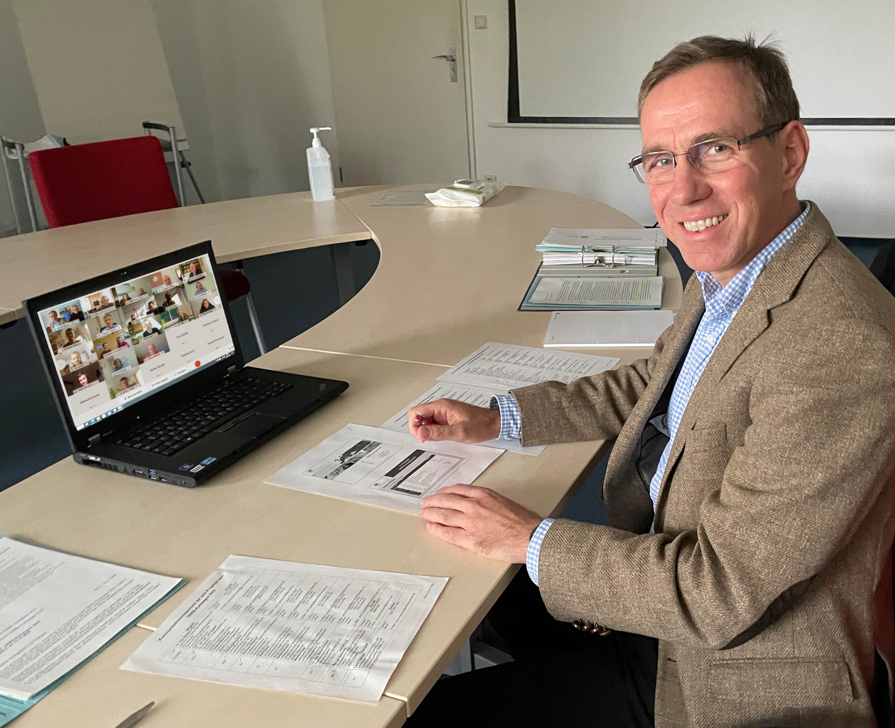 Projektgruppensitzung als Videokonferenz, Leitung: Dr.-Ing. Bernd Krickel (NRW)