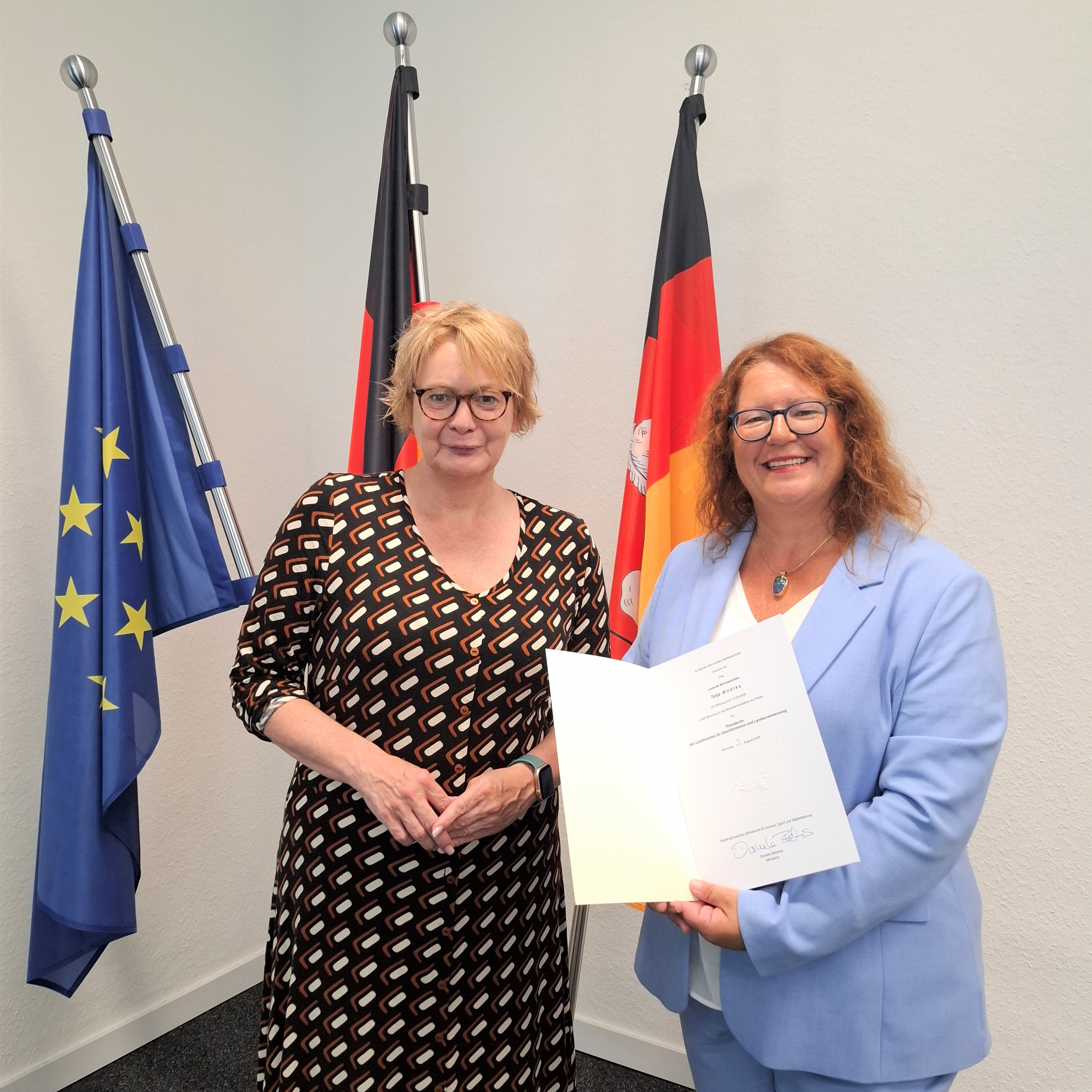Tanja Wodtke bei der Urkundenübergabe